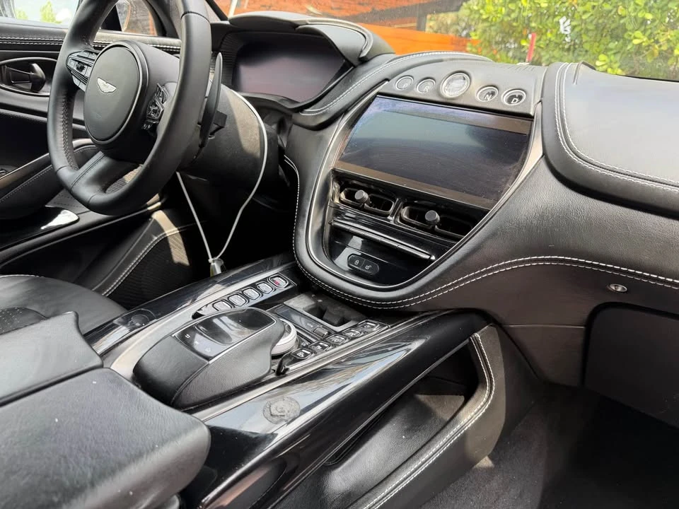 2022 Aston Martin DBX - Image 17 of 20