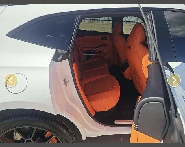 2022 Aston Martin DBX - Image 10 of 12