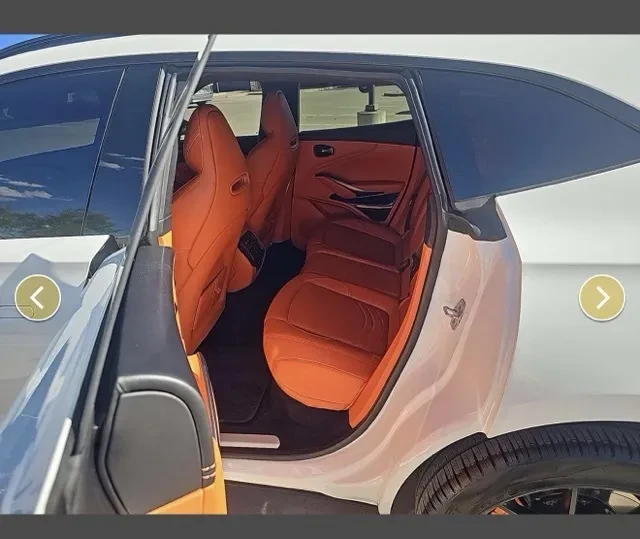 2022 Aston Martin DBX - Image 8 of 12