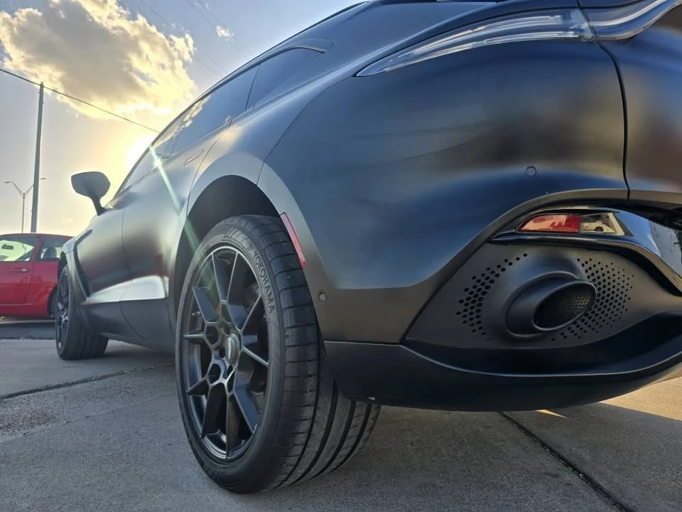2022 Aston Martin DBX - Image 7 of 19