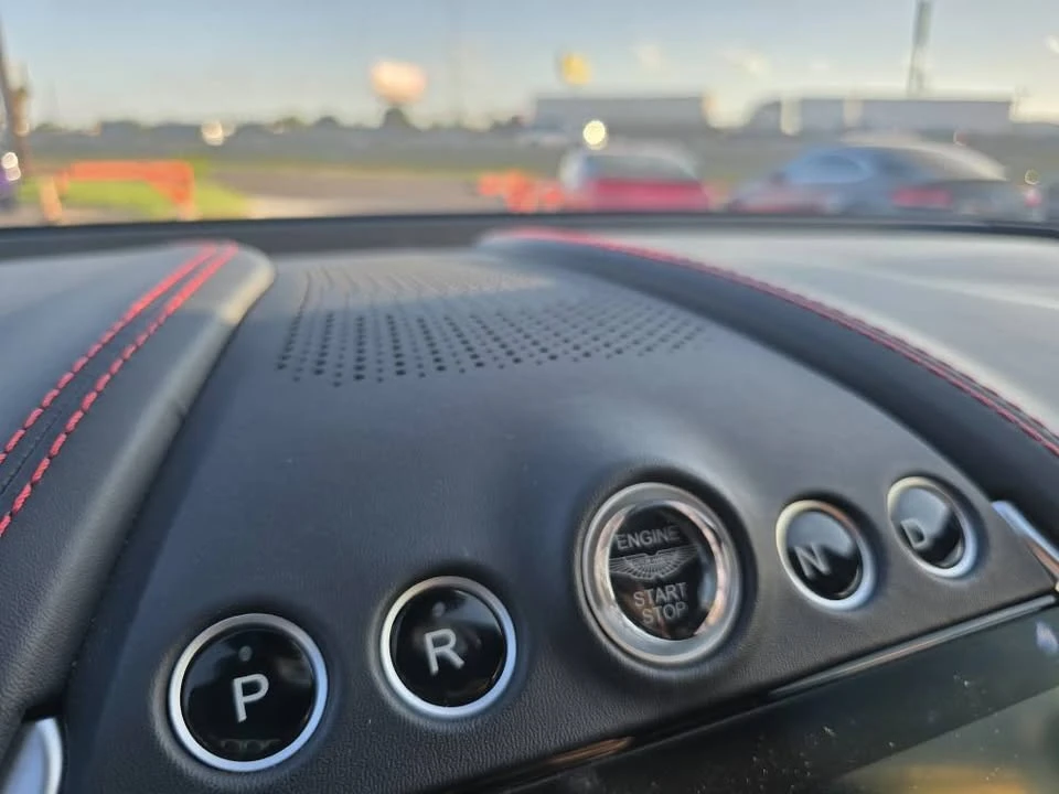 2022 Aston Martin DBX - Image 18 of 19