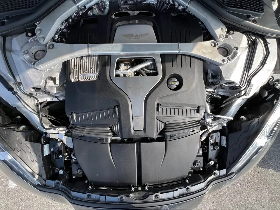 2022 Aston Martin DBX - Image 9 of 18