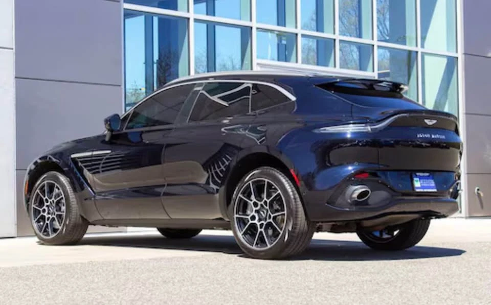 2022 Aston Martin DBX - Image 9 of 15