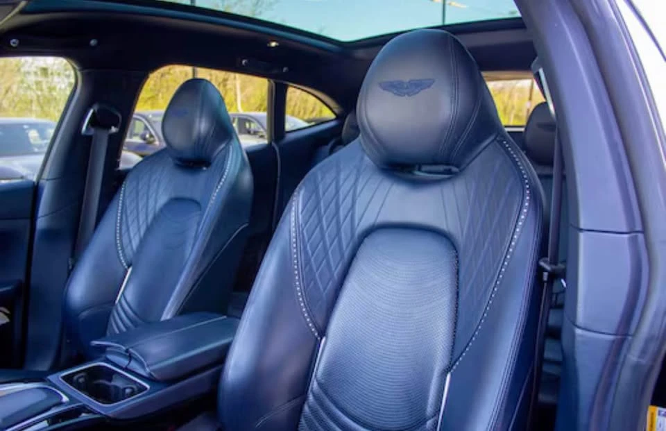 2022 Aston Martin DBX - Image 12 of 15