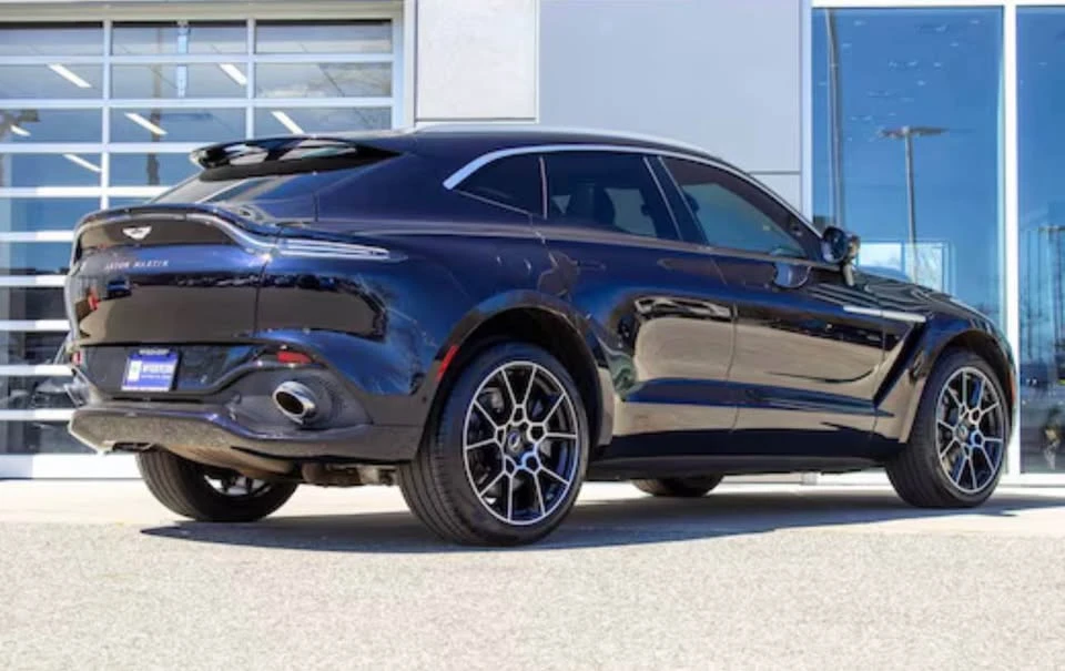 2022 Aston Martin DBX - Image 11 of 15