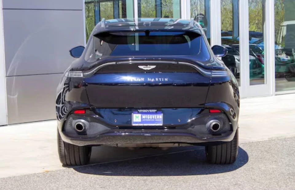 2022 Aston Martin DBX - Image 10 of 15