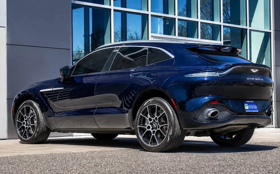 2022 Aston Martin DBX - Image 2 of 15