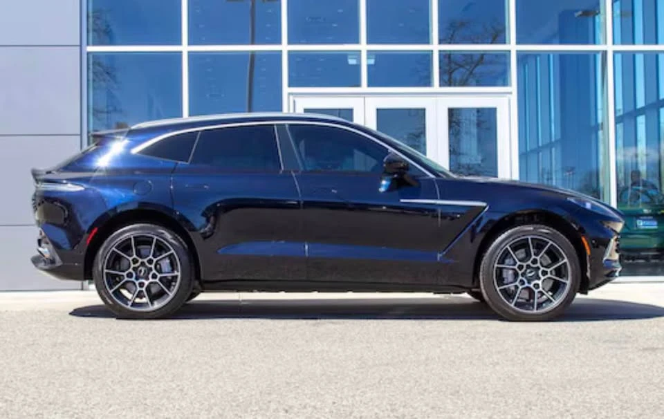 2022 Aston Martin DBX - Image 5 of 15
