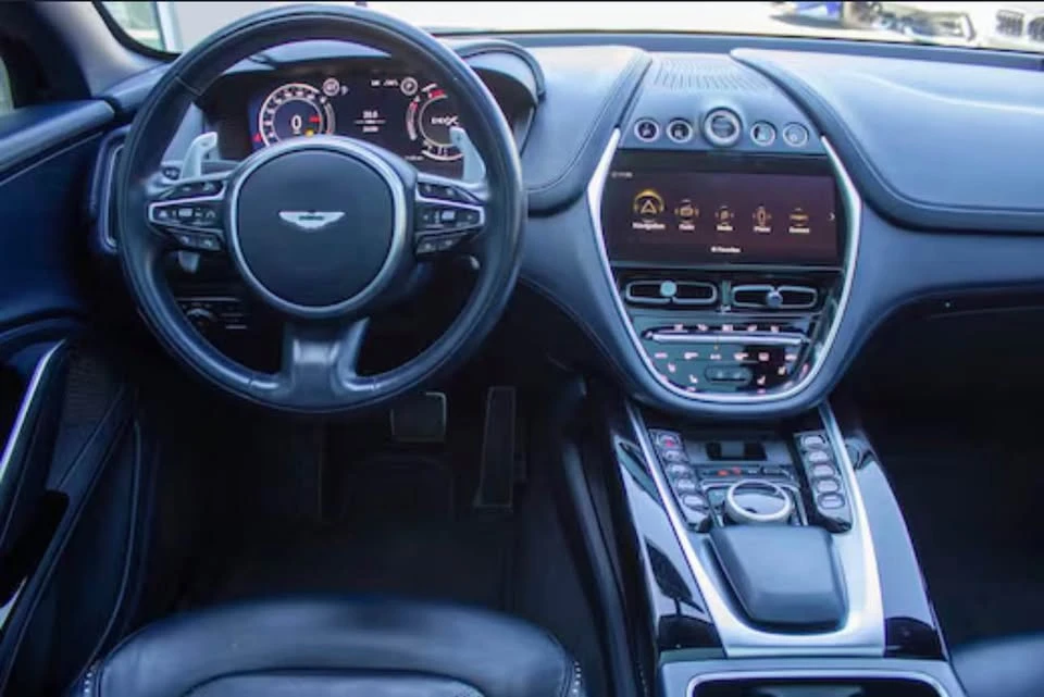 2022 Aston Martin DBX - Image 14 of 15
