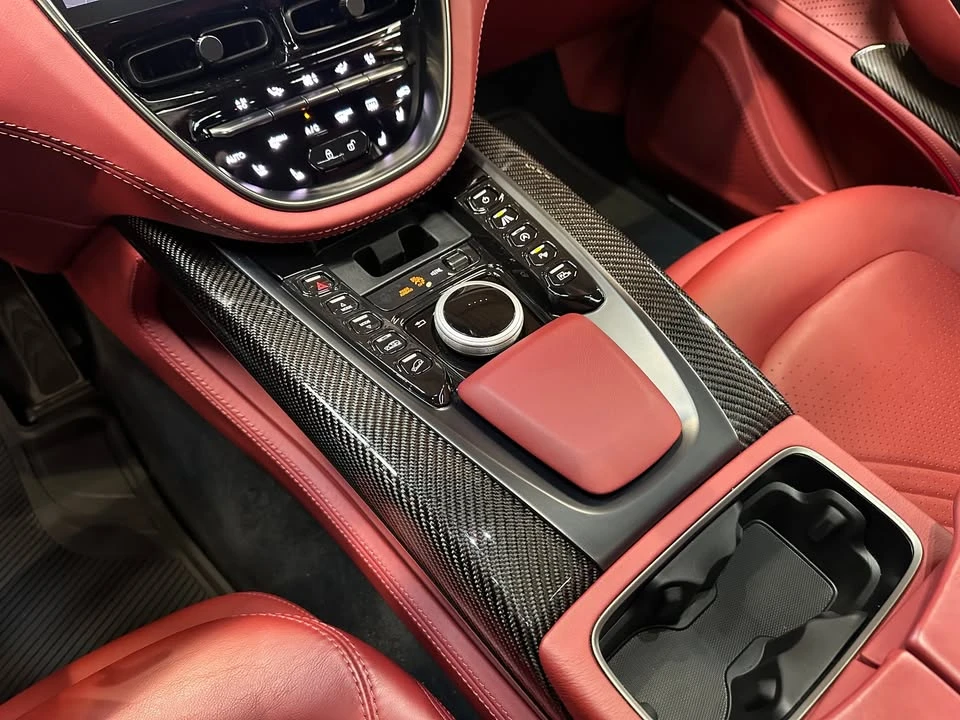 2022 Aston Martin DBX - Image 11 of 20
