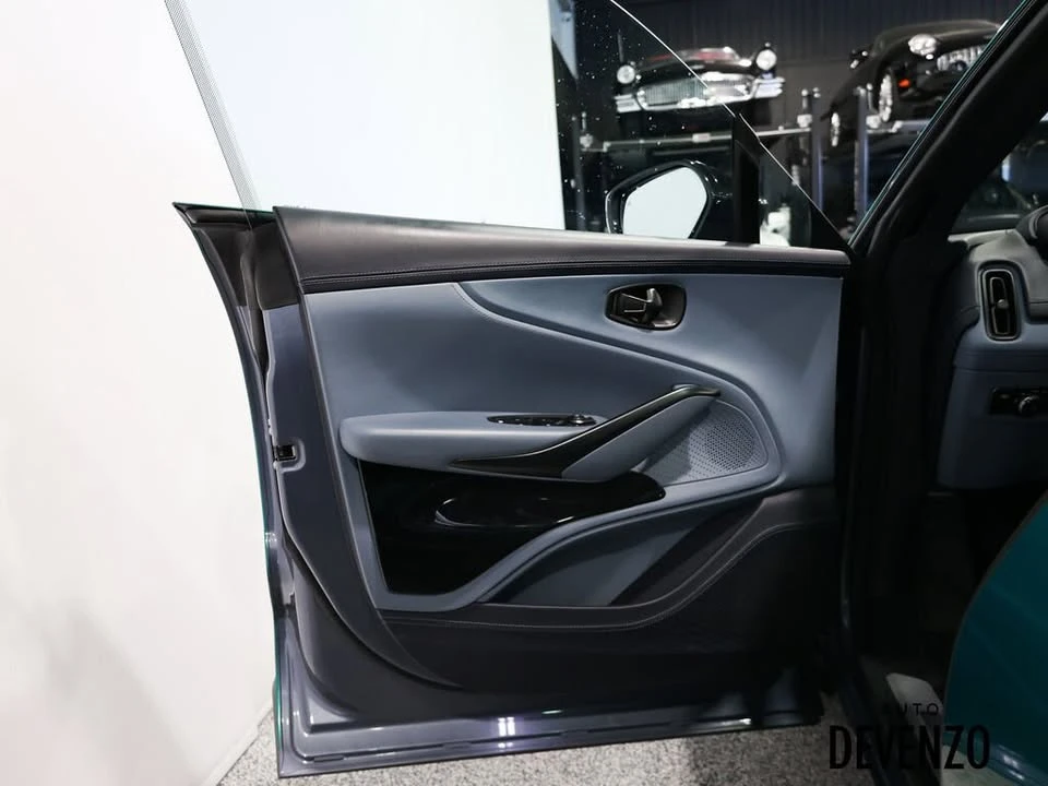 2022 Aston Martin DBX - Image 11 of 20
