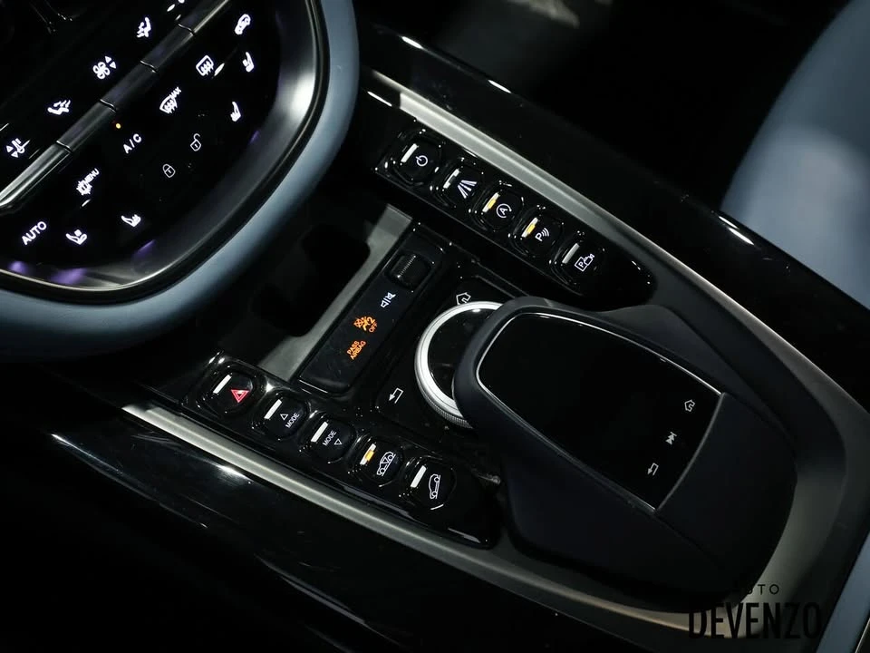 2022 Aston Martin DBX - Image 18 of 18
