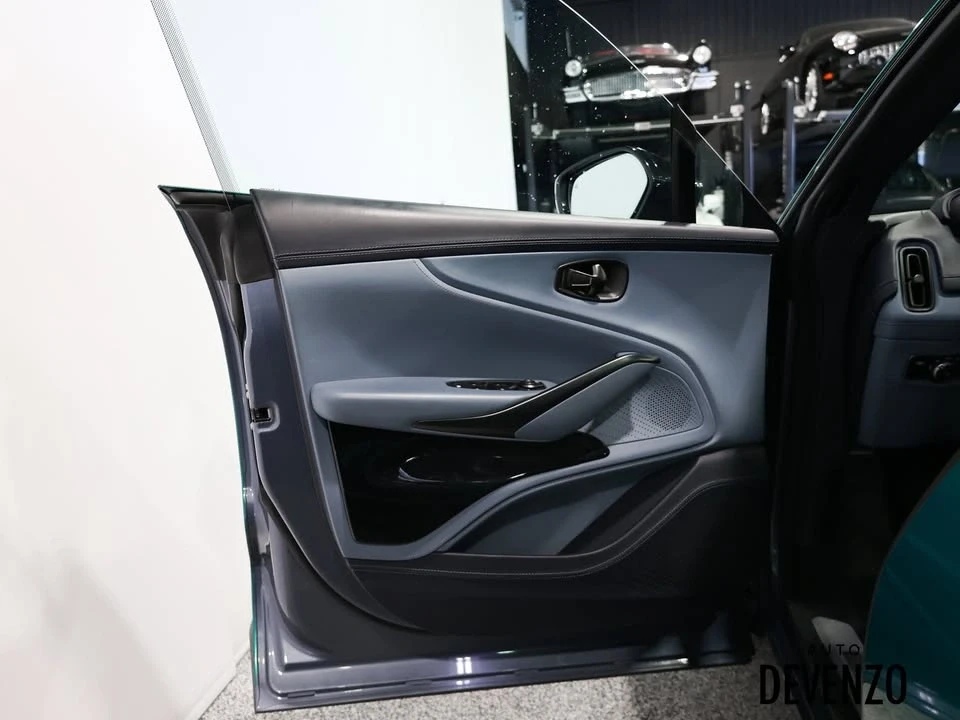 2022 Aston Martin DBX - Image 11 of 20