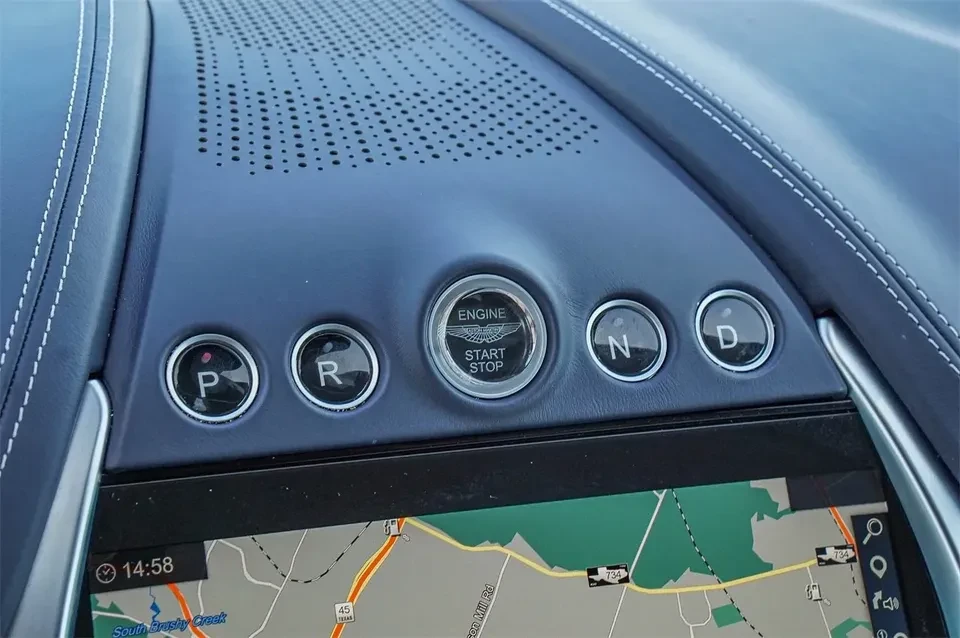 2022 Aston Martin DBX - Image 10 of 20