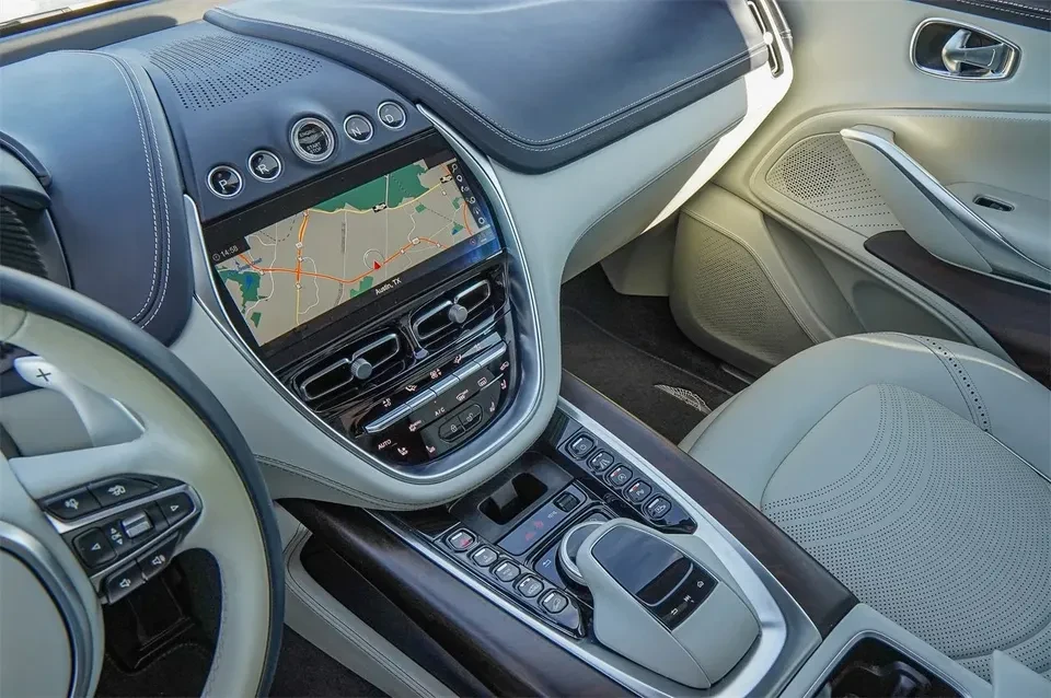 2022 Aston Martin DBX - Image 13 of 20