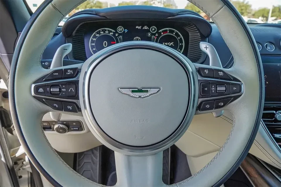 2022 Aston Martin DBX - Image 8 of 20