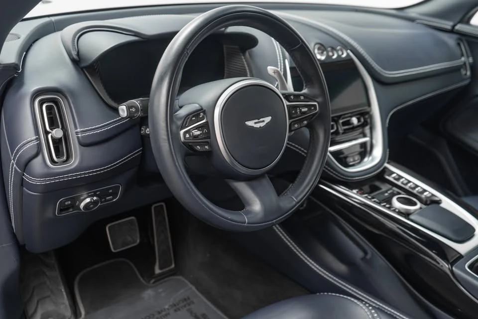 2022 Aston Martin DBX - Image 9 of 15