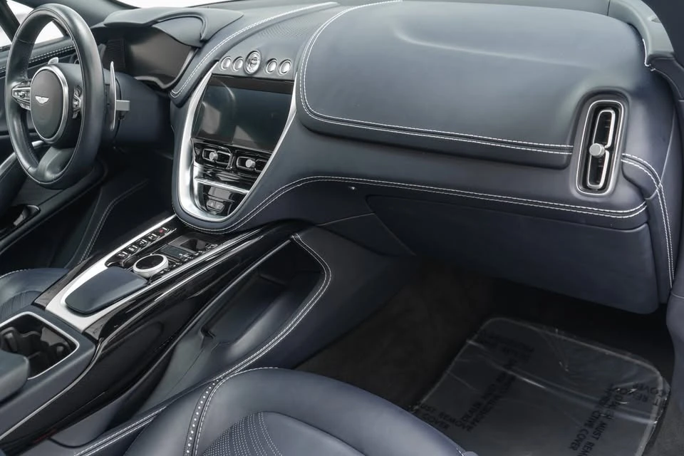 2022 Aston Martin DBX - Image 10 of 15
