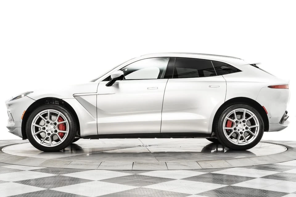 2022 Aston Martin DBX - Image 5 of 15