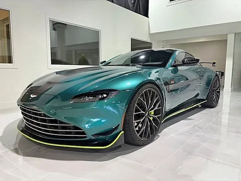 2022 Aston Martin Vantage