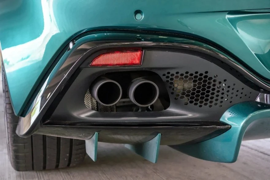 2022 Aston Martin V8 Vantage (2019+) - Image 2 of 14
