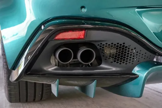 2022 Aston Martin V8 Vantage (2019+) - Image 2 of 14
