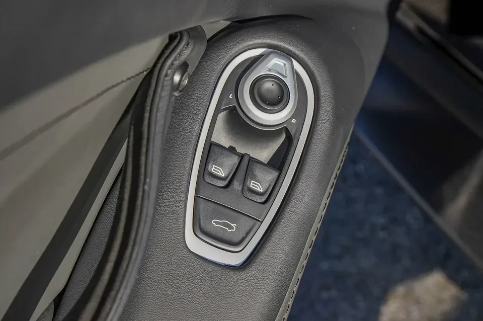 2022 Aston Martin V8 Vantage (2019+) - Image 9 of 20