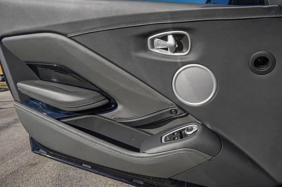 2022 Aston Martin V8 Vantage (2019+) - Image 8 of 20