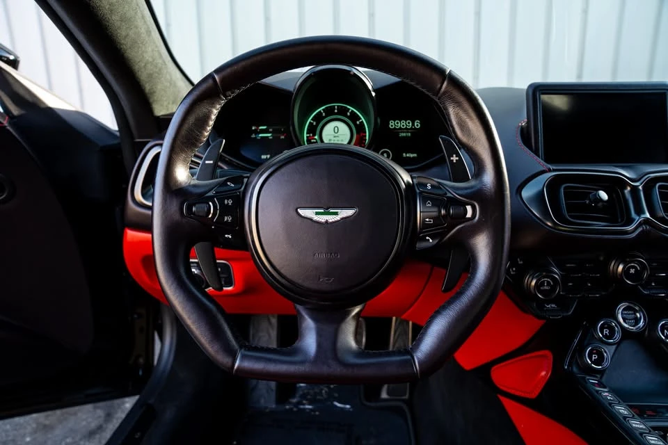 2022 Aston Martin V8 Vantage (2019+) - Image 11 of 17