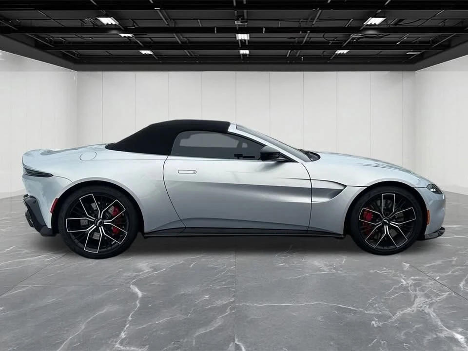 2022 Aston Martin V8 Vantage (2019+) - Image 11 of 20