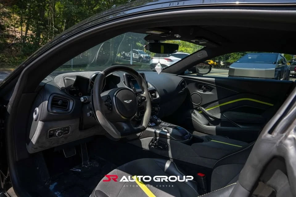 2022 Aston Martin V8 Vantage (2019+) - Image 10 of 15