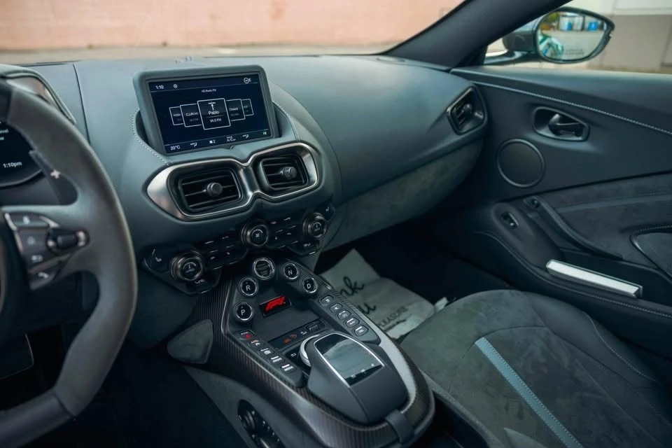 2022 Aston Martin V8 Vantage (2019+) - Image 10 of 20