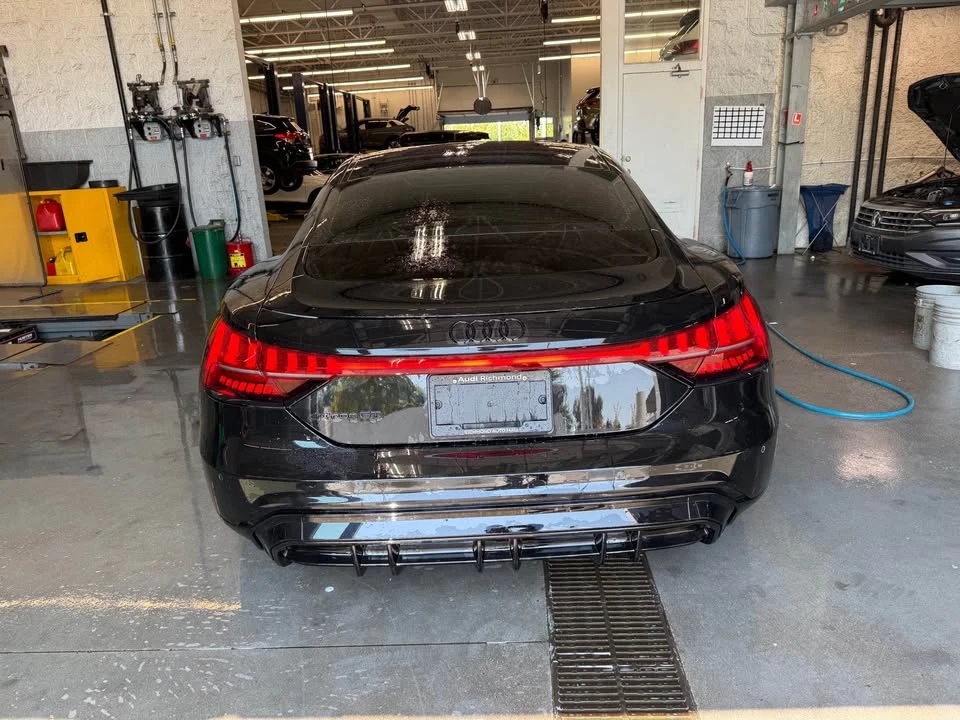 2022 Audi e-tron GT - Image 7 of 19