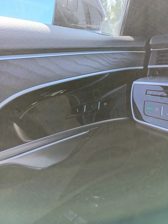 2022 Audi D5 A8 - Image 10 of 16