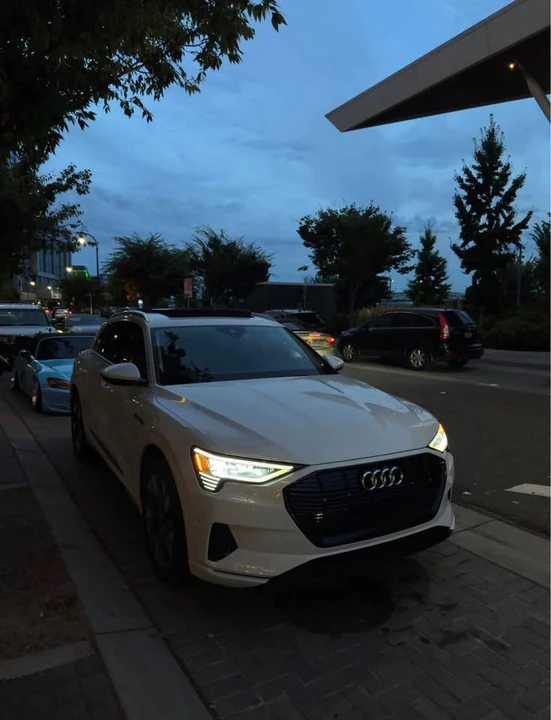 2022 Audi Q8 e-tron - Image 2 of 6