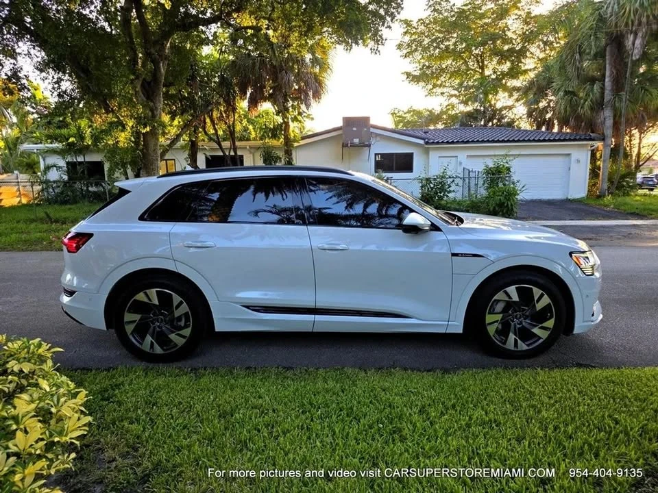 2022 Audi e-tron - Image 15 of 19