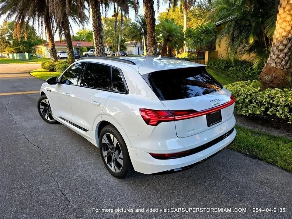 2022 Audi e-tron - Image 7 of 19