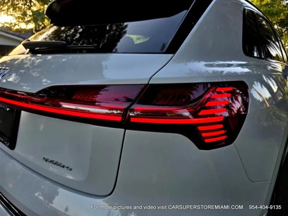 2022 Audi e-tron - Image 10 of 19