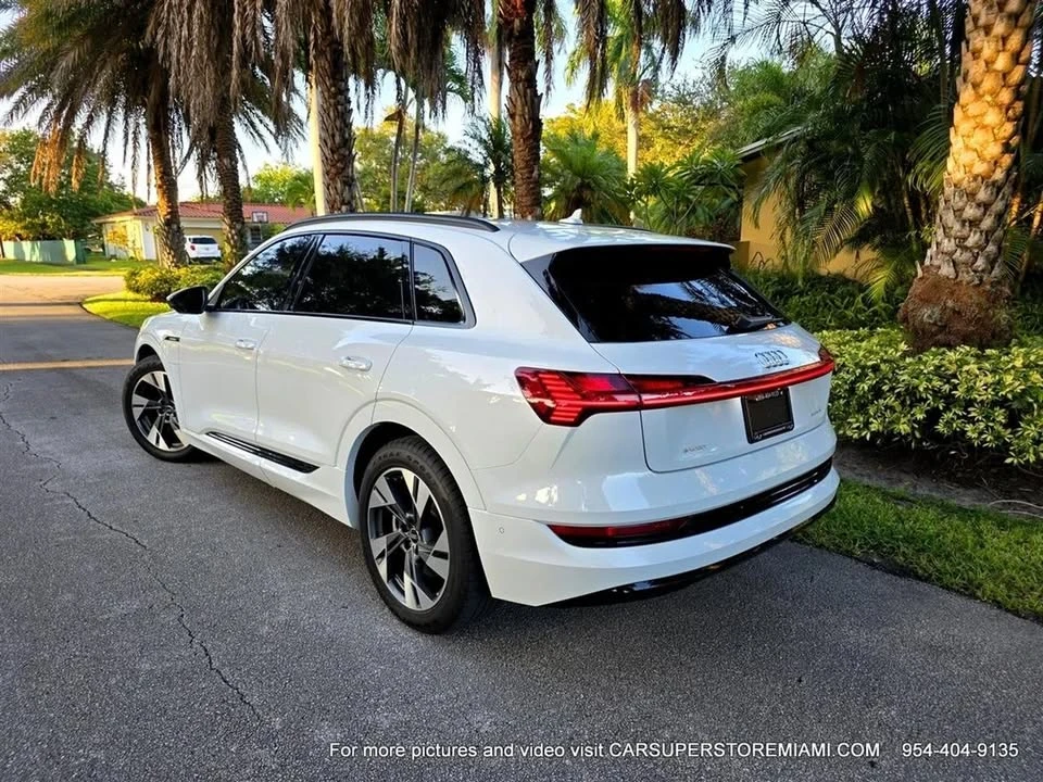 2022 Audi e-tron - Image 8 of 19