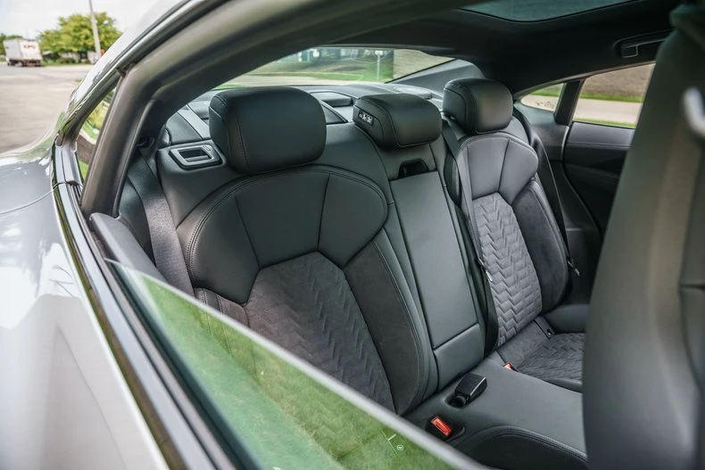 2022 Audi e-tron GT - Image 7 of 20