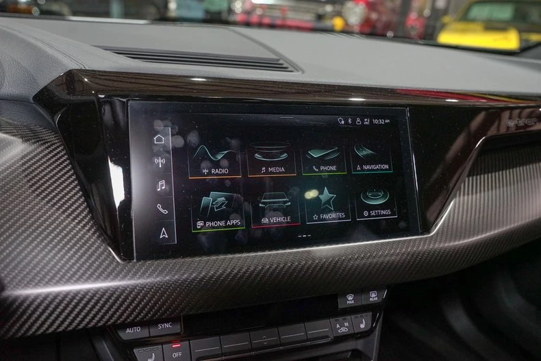 2022 Audi e-tron GT - Image 14 of 20