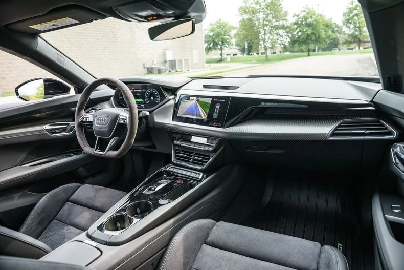 2022 Audi e-tron GT - Image 6 of 20