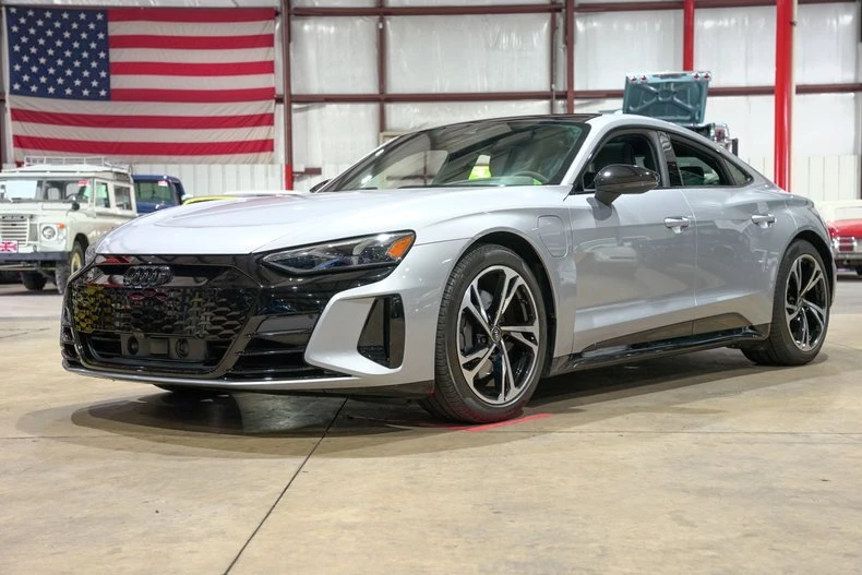 2022 Audi e-tron GT - Image 11 of 20