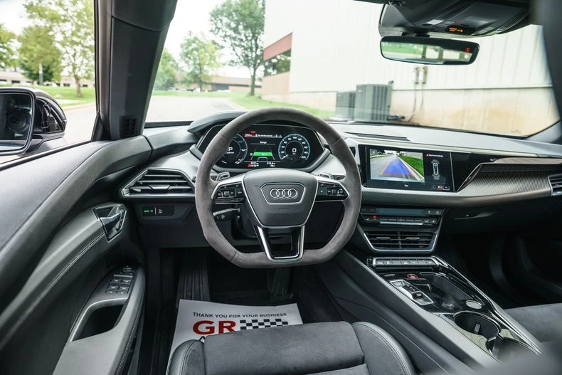 2022 Audi e-tron GT - Image 9 of 20