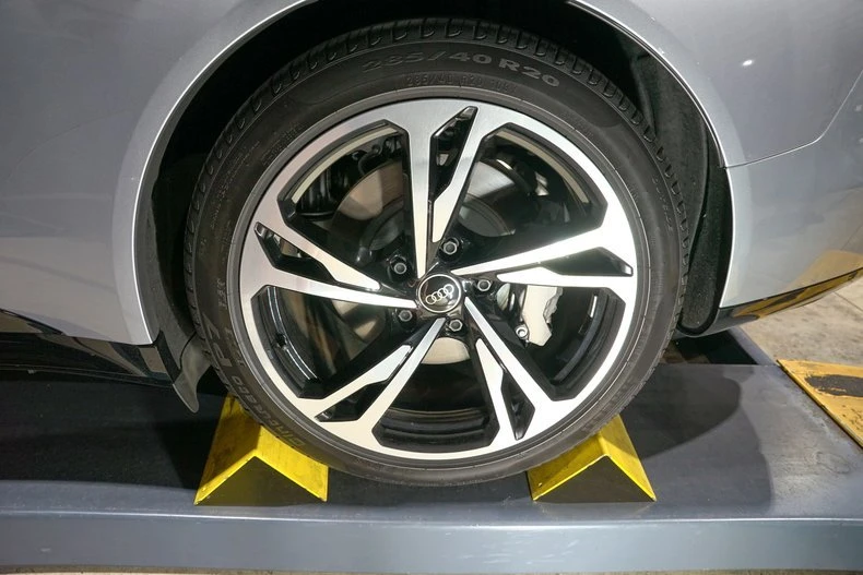 2022 Audi e-tron GT - Image 20 of 20
