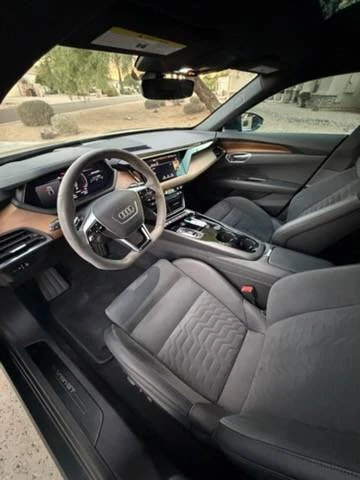 2022 Audi e-tron GT - Image 11 of 11