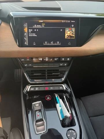 2022 Audi e-tron GT - Image 9 of 11