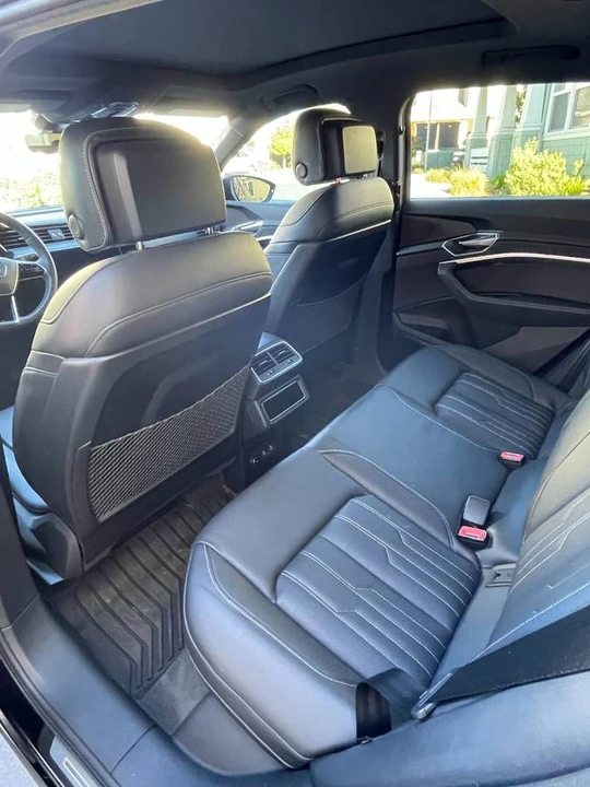2022 Audi e-tron - Image 10 of 21
