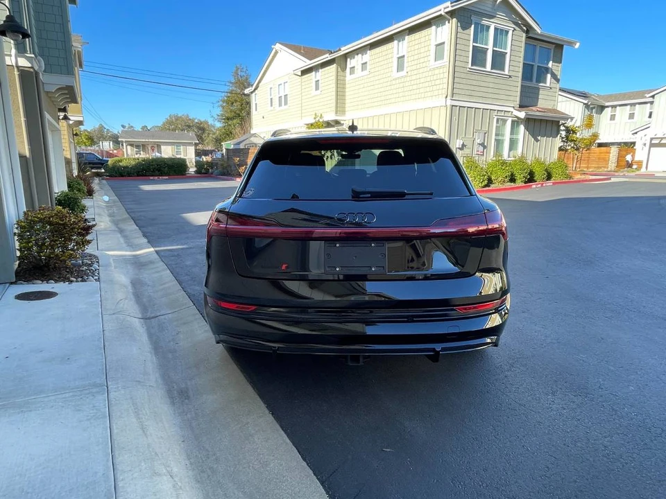 2022 Audi e-tron - Image 5 of 21