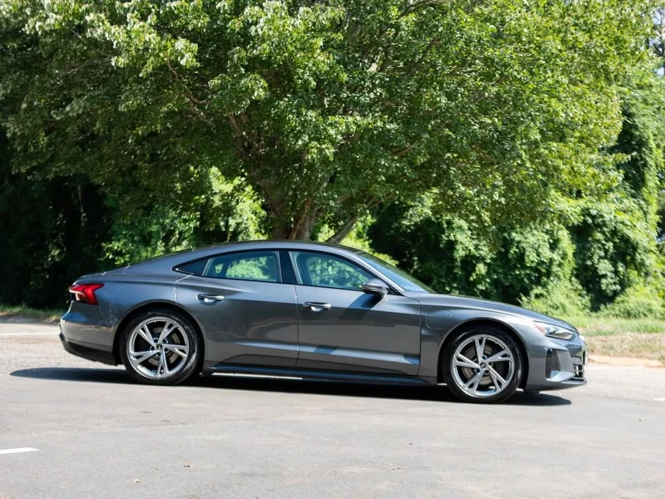 2022 Audi e-tron GT - Image 6 of 19